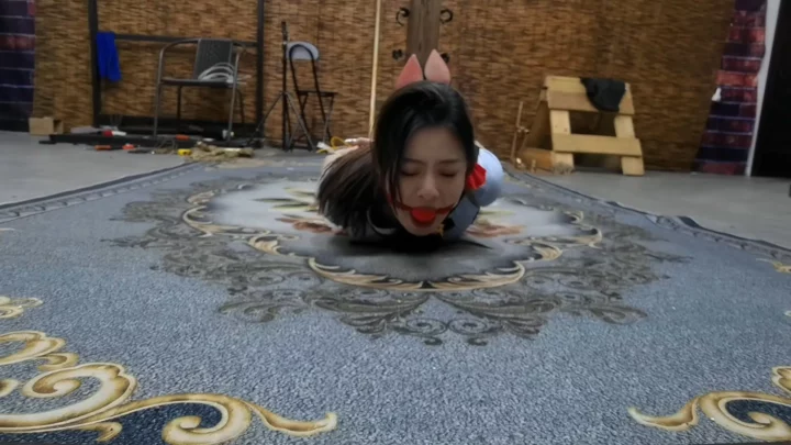 Screenshot 1 from Xixi struggled like a horse with a ball mouth and a mouth clamp