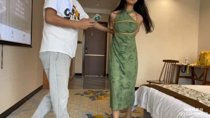 Screenshot 1 from 莱娅的强力直臂四马攒蹄捆绑:生命线束缚