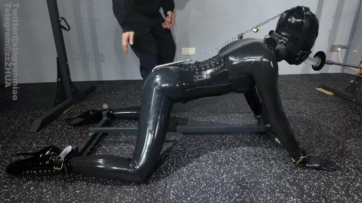Screenshot 1 from ZHUA: Latex-Clad Submission on a Restraint Frame