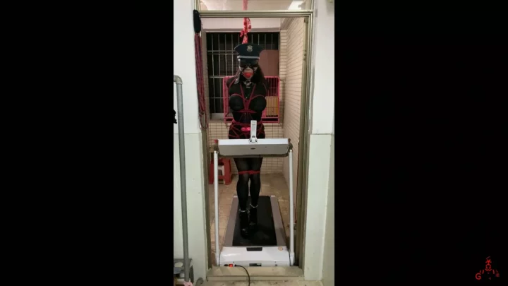 Screenshot 5 from Hemminger: Chinese Trainee’s Intense Steel Hook Ordeal