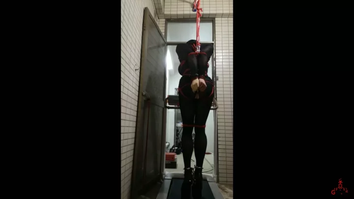 Screenshot 8 from Hemminger: Chinese Trainee’s Intense Steel Hook Ordeal
