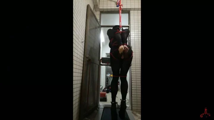 Screenshot 9 from Hemminger: Chinese Trainee’s Intense Steel Hook Ordeal