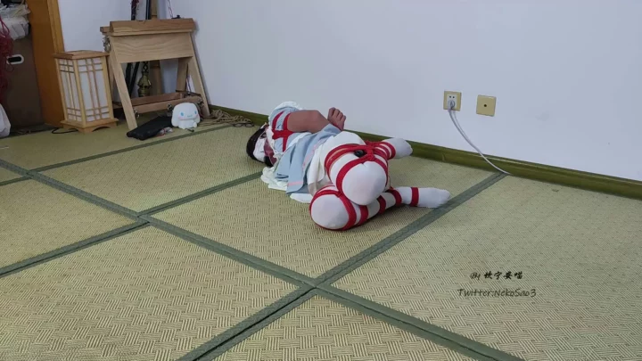 Screenshot 6 from Kan Meow: White Silk Maid’s Intense Hogtie Training