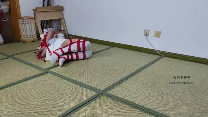 Screenshot 7 from Kan Meow: White Silk Maid’s Intense Hogtie Training