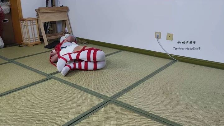 Screenshot 9 from Kan Meow: White Silk Maid’s Intense Hogtie Training