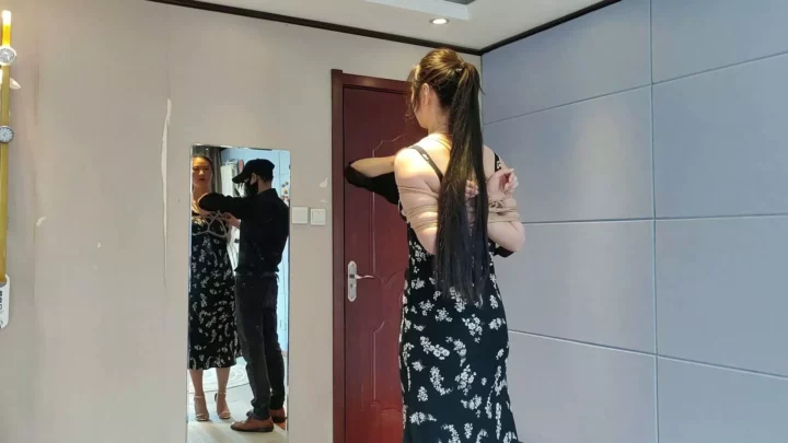 Screenshot 4 from Zi Han’s Elegant Rope Art Interview: Tight Bondage Placement