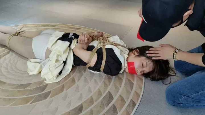 Screenshot 5 from Maid Yuxi’s Debt Collector Predicament – Beloved by One Rope
