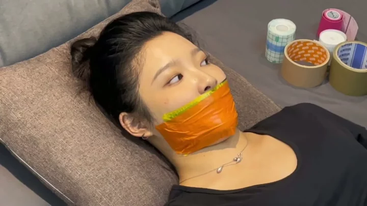 Screenshot 2 from Bound Art Records: Xiao Cheng’s Ultimate Tape Gag Challenge