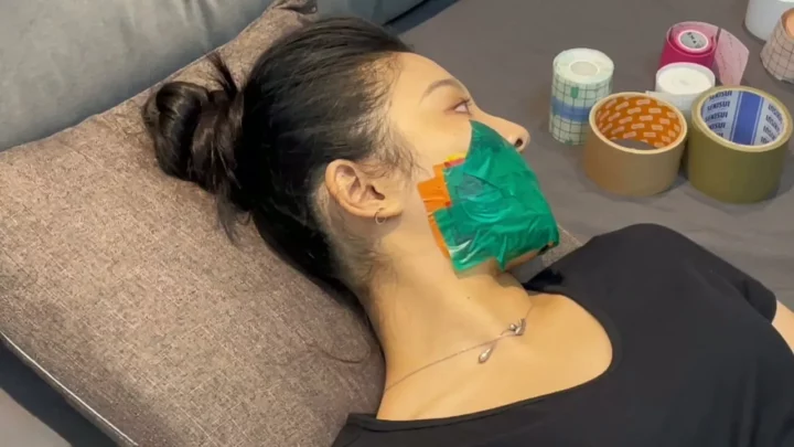 Screenshot 4 from Bound Art Records: Xiao Cheng’s Ultimate Tape Gag Challenge