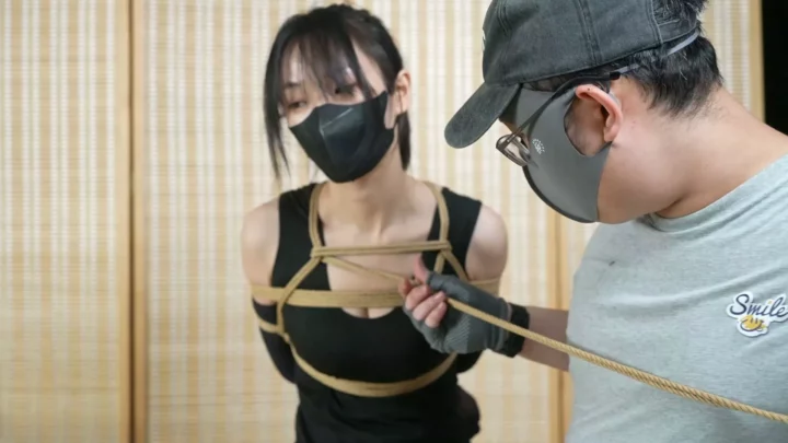 Screenshot 7 from Elephant Man Studio: White Silk Dance Costume Rope Bondage