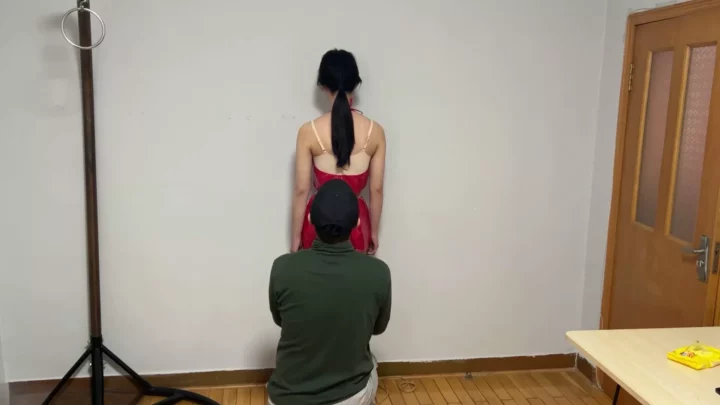 Screenshot 2 from Wan Nu Yuanchuàng: Xin Yan’s Red Skirt Hogtie Predicament