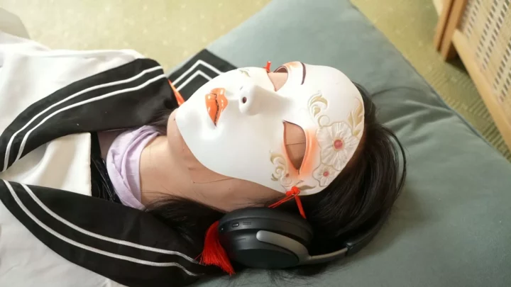 Screenshot 2 from Elephant Man Studio: My Robot Girlfriend’s Black Tape Mummy Predicament