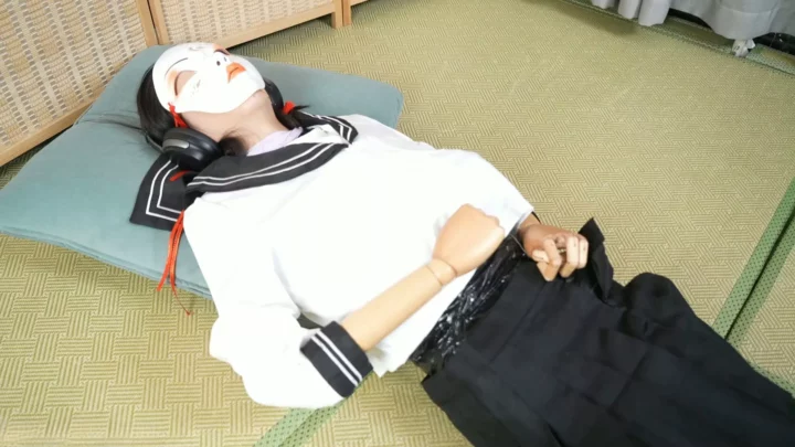 Screenshot 3 from Elephant Man Studio: My Robot Girlfriend’s Black Tape Mummy Predicament