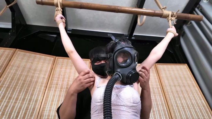 Screenshot 8 from Elephant Man: Bound, Masked, and Breathless – A Chinese Bondage Ordeal