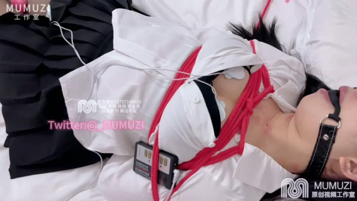 Screenshot 2 from MUMUZI: Helpless Xiaojiu’s Red-Hot Bondage Predicament