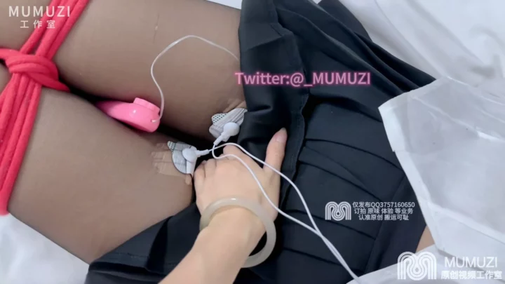 Screenshot 3 from MUMUZI: Helpless Xiaojiu’s Red-Hot Bondage Predicament