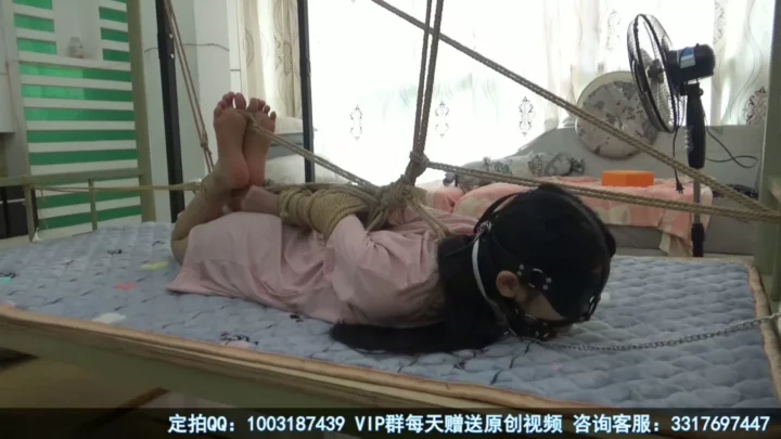 Screenshot 7 from New Moon Original: Pajama Hogtie Predicament