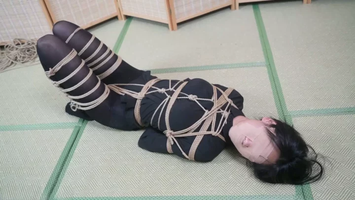 Screenshot 2 from Elephant Man Studio: Japanese Tortoise Shell Bondage & Gag
