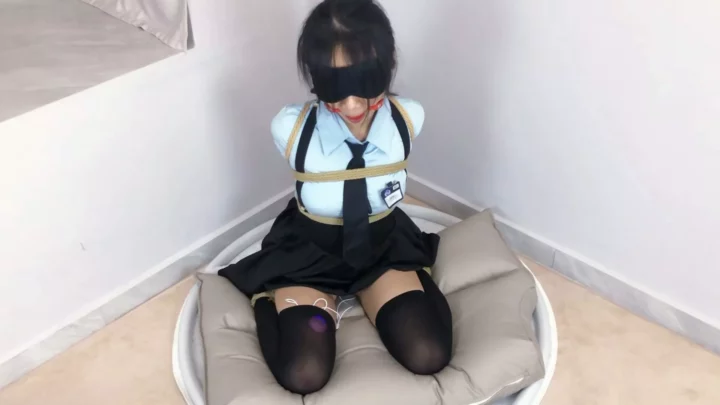 Screenshot 9 from Aww Meow: Extreme Japanese Rope & Gag Torture