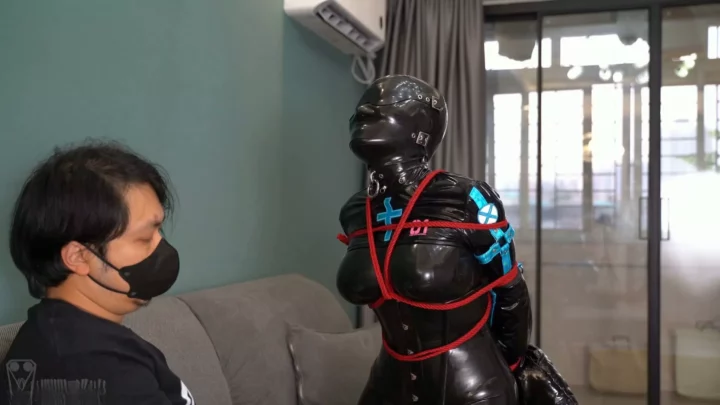 Screenshot 9 from Kigurumi Latex Roast Chicken Bondage by Studio Bling