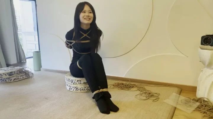 Screenshot 5 from Altman Is Also Cool: Four Girls & the Art of Chinese Rope Bondage