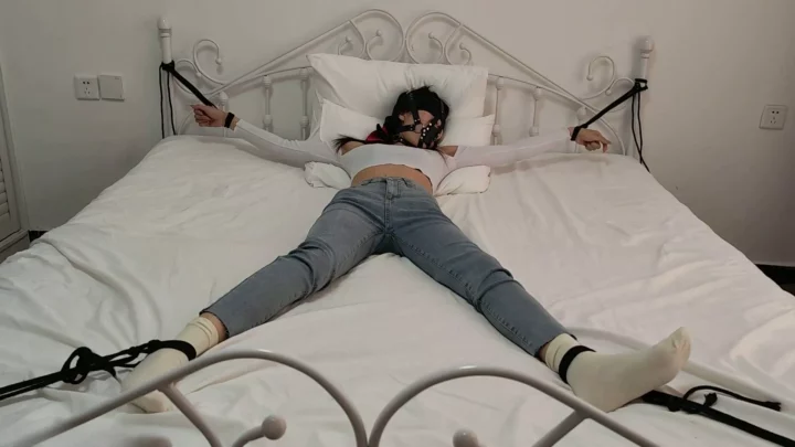 Screenshot 3 from Yanyan’s Ticklish Torment: A Willing Studio Production