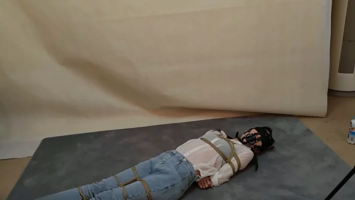 Screenshot 7 from Yanyan’s Ticklish Torment: A Willing Studio Production
