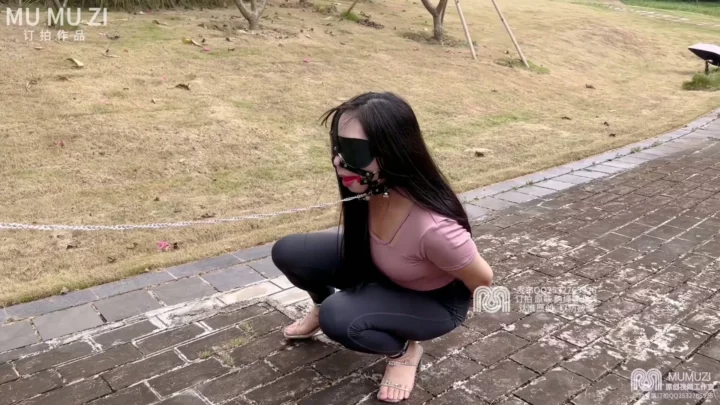Screenshot 2 from MUMUZI: Xiaojiu’s Humiliating Outdoor Bondage Journey