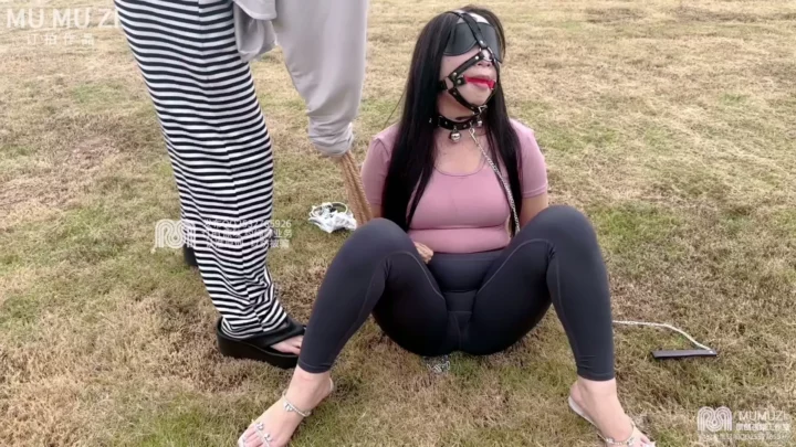 Screenshot 7 from MUMUZI: Xiaojiu’s Humiliating Outdoor Bondage Journey