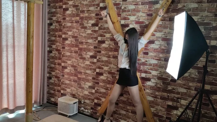 Screenshot 6 from Yang Rui: Extreme Limb Fixation Torture by Willing Studio