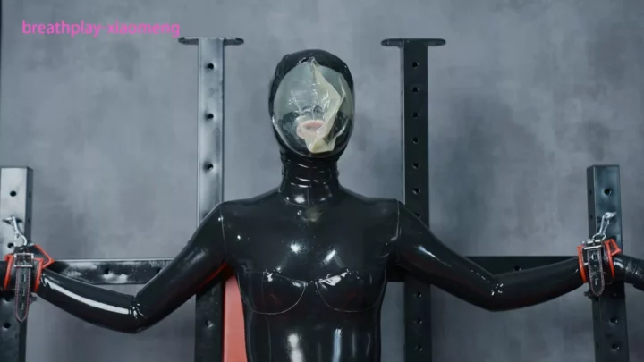 Screenshot 6 from Xiaomeng’s Latex Suffocation & Mouthplay Challenge