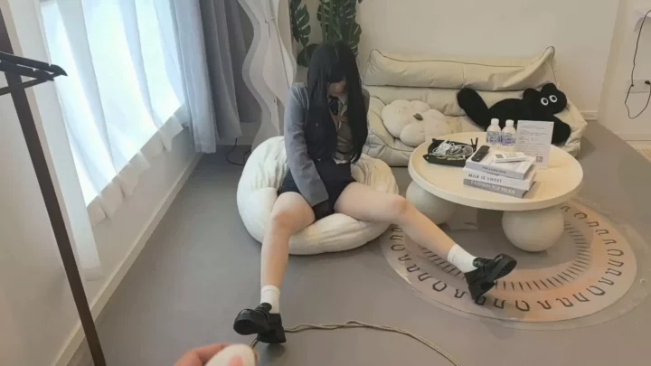 Screenshot 5 from Fan Xiaoxiao: Delivery Boy’s Unexpected Hogtie Predicament