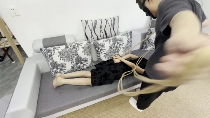 Xiaoyue’s Fate: Bound by Her Neighbor, Master of Rope – Yanjiang Yishu のスクリーンショット 2