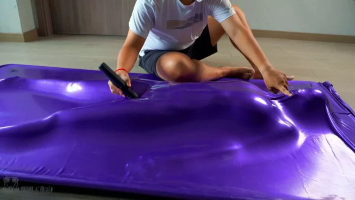 Screenshot 3 from Shi Yu’s Intense Vacuum Bed Trial: Pushed to the Limit