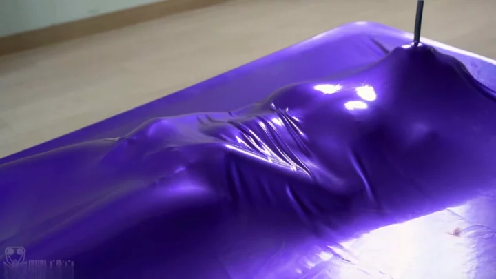 Screenshot 6 from Shi Yu’s Intense Vacuum Bed Trial: Pushed to the Limit