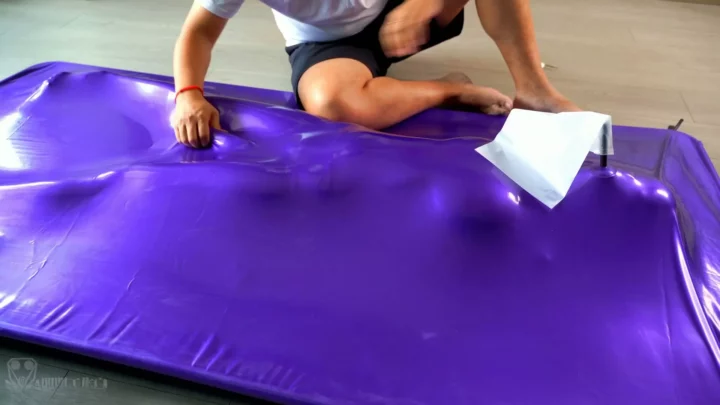 Screenshot 9 from Shi Yu’s Intense Vacuum Bed Trial: Pushed to the Limit