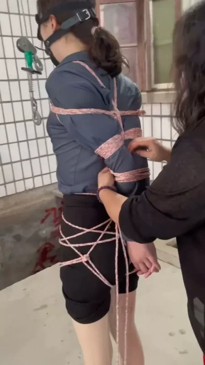 Screenshot 2 from Mei Niang Studio: Extreme Straight-Arm Suspension & Drooling Gag