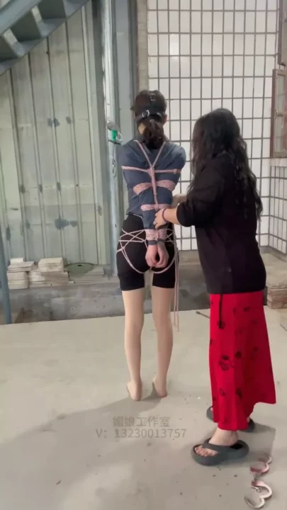 Screenshot 3 from Mei Niang Studio: Extreme Straight-Arm Suspension & Drooling Gag