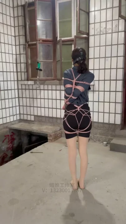 Screenshot 4 from Mei Niang Studio: Extreme Straight-Arm Suspension & Drooling Gag
