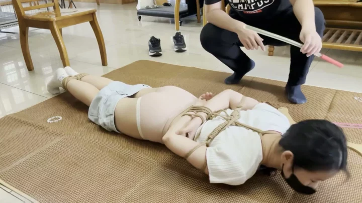 Screenshot 6 from Fu Yu: A’ran’s Ticklish Torment in Chinese Hogtie