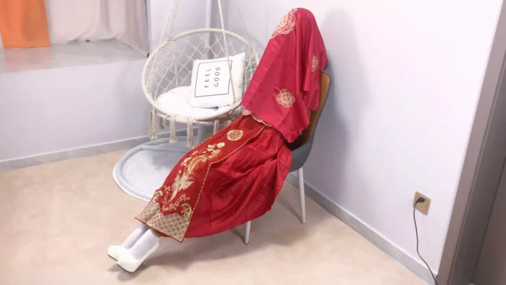 Screenshot 4 from Aww Meow: Chinese Bride’s Gagged Predicament