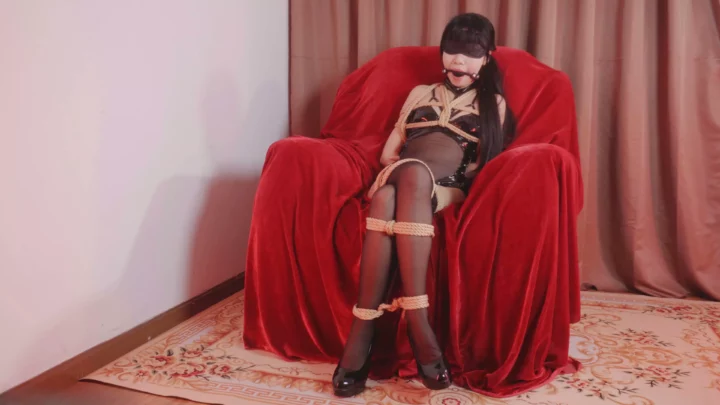 Screenshot 8 from Leng Shao & Bei Niang: Silk Bondage & Ball Gag Drool
