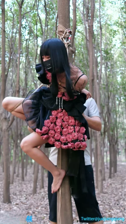 Screenshot 6 from Juejiang: Forest Frogtie Follies – Bound & Teased Outdoors