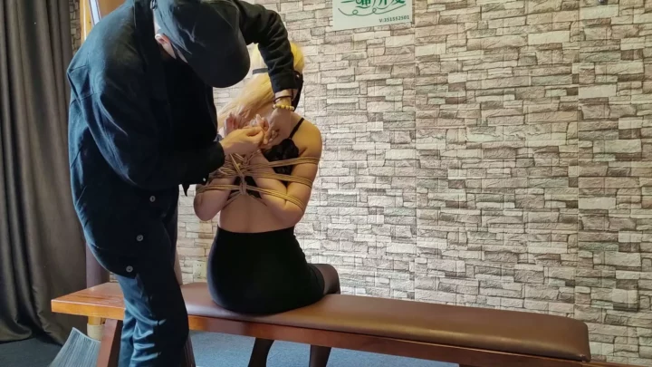 Screenshot 2 from Xiaoxiao’s Ordeal: Bound and Tortured on the Tiger Bench