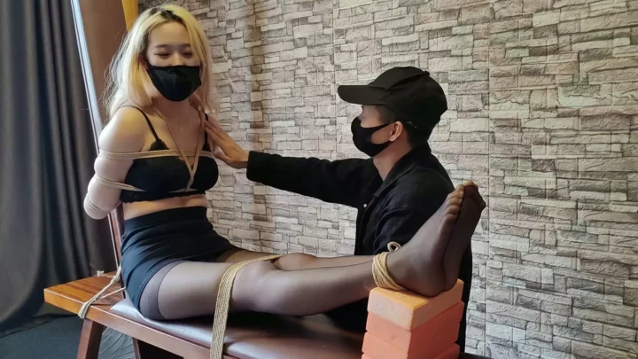 Screenshot 6 from Xiaoxiao’s Ordeal: Bound and Tortured on the Tiger Bench
