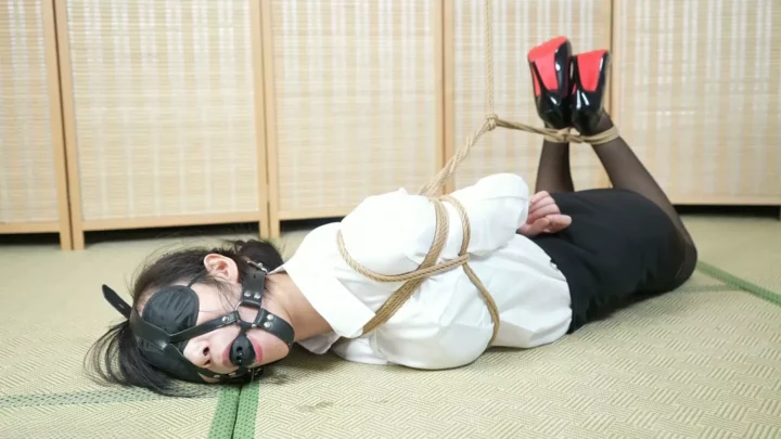 Screenshot 6 from Elephant Man Studio: Hogtied Chinese OL in Black Silk & Ballgag