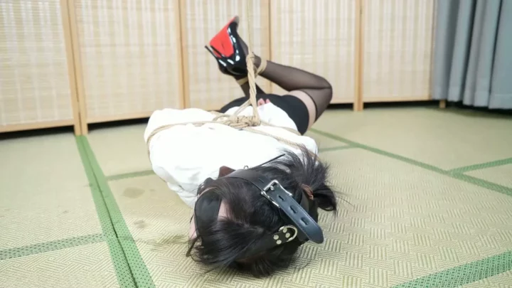 Screenshot 8 from Elephant Man Studio: Hogtied Chinese OL in Black Silk & Ballgag