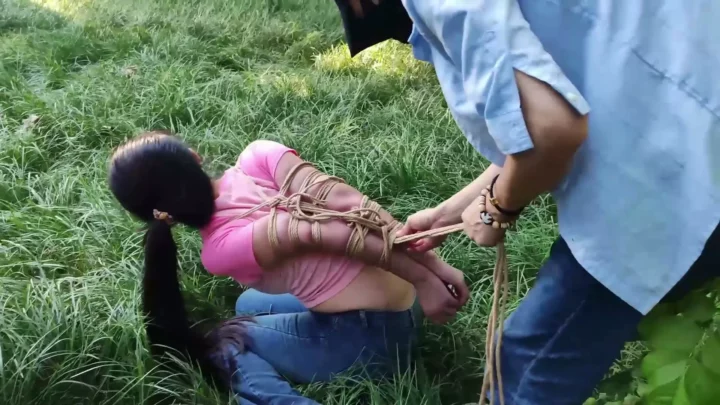 Screenshot 2 from Zi Han’s Wild Escape: European Rope Bondage & Forest Capture