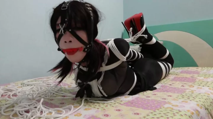 Guan Shaozuo: Goldfish’s Extreme Hogtie Humiliation