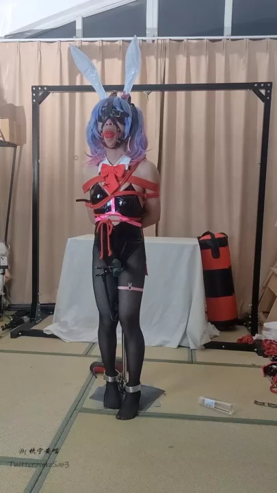 Kan Meow: Bunny Girl’s Forced Stand Punishment